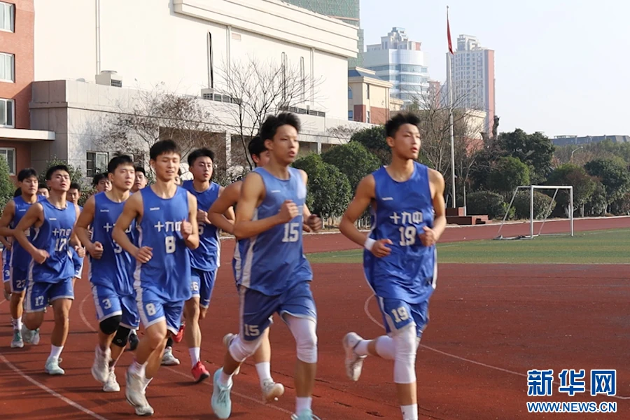 老年篮球爱好者的防守训练指南_2